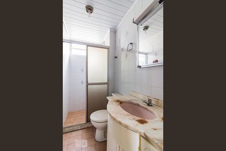 Banheiro de apartamento à venda com 2 quartos, 48m² em Camaquã, Porto Alegre