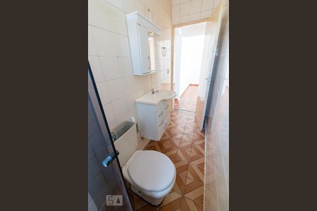 Banheiro de apartamento à venda com 2 quartos, 60m² em Parque Santo Antônio, Guarulhos