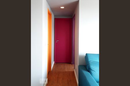 Corredor de apartamento para alugar com 2 quartos, 57m² em Barra Funda, São Paulo