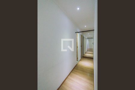 Corredor de apartamento para alugar com 3 quartos, 72m² em Jacarepaguá, Rio de Janeiro