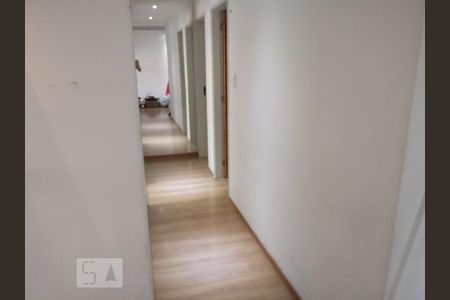 Corredor de apartamento para alugar com 3 quartos, 72m² em Jacarepaguá, Rio de Janeiro