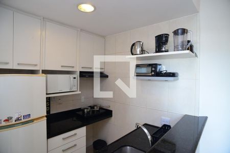 Cozinha de apartamento à venda com 1 quarto, 50m² em Barra da Tijuca, Rio de Janeiro