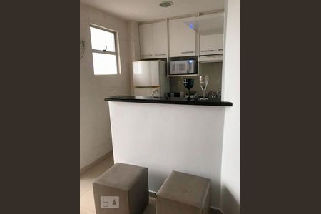 Cozinha de apartamento para alugar com 1 quarto, 52m² em Barra da Tijuca, Rio de Janeiro