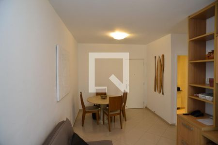 Sala de apartamento à venda com 1 quarto, 50m² em Barra da Tijuca, Rio de Janeiro