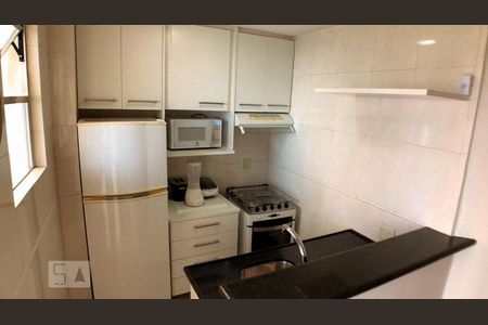 Cozinha de apartamento para alugar com 1 quarto, 52m² em Barra da Tijuca, Rio de Janeiro