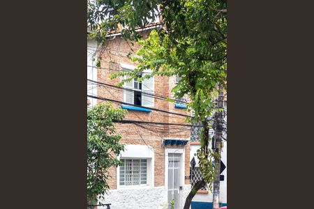 Casa à venda com 200m², 8 quartos e sem vaga Casa à venda com 200m², 8 quartos e sem vagaFachada