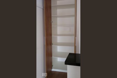 Quarto  de apartamento para alugar com 3 quartos, 75m² em Umuarama, Osasco