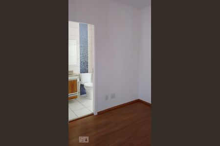 Quarto  de apartamento para alugar com 3 quartos, 75m² em Umuarama, Osasco