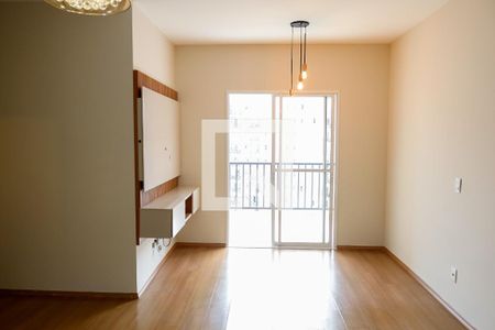 Sala de apartamento para alugar com 3 quartos, 75m² em Umuarama, Osasco