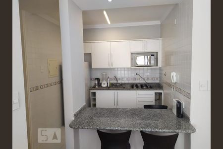 Cozinha de apartamento para alugar com 1 quarto, 50m² em Vila Madalena, São Paulo