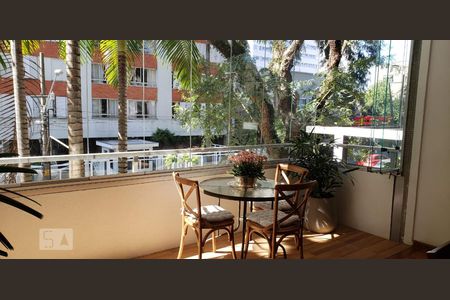 Apartamento à venda com 200m², 3 quartos e 1 vagaVaranda