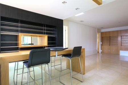 Apartamento para alugar com 360m², 4 quartos e 4 vagas Apartamento para alugar com 360m², 4 quartos e 4 vagasBar