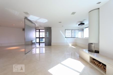 Apartamento para alugar com 360m², 4 quartos e 4 vagas Apartamento para alugar com 360m², 4 quartos e 4 vagasSala