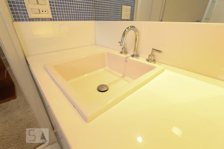 Apartamento para alugar com 360m², 4 quartos e 4 vagas Apartamento para alugar com 360m², 4 quartos e 4 vagasBanheiro da suíte 2