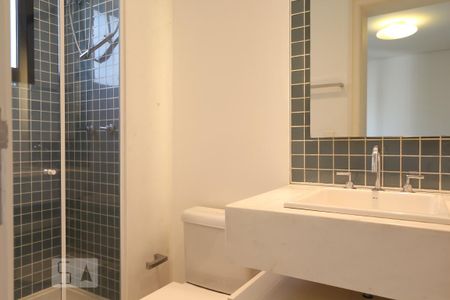 Apartamento para alugar com 360m², 4 quartos e 4 vagas Apartamento para alugar com 360m², 4 quartos e 4 vagasBanheiro da suíte 4