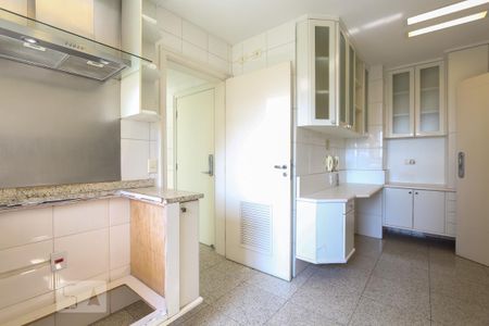 Apartamento para alugar com 360m², 4 quartos e 4 vagas Apartamento para alugar com 360m², 4 quartos e 4 vagasCozinha