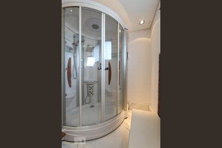 Apartamento para alugar com 360m², 4 quartos e 4 vagas Apartamento para alugar com 360m², 4 quartos e 4 vagasBanheiro da suíte 1