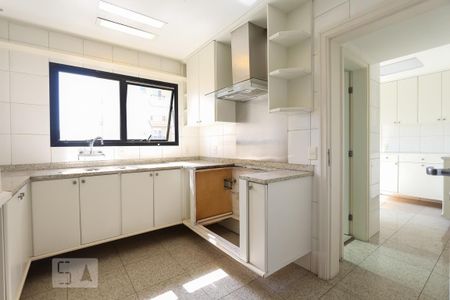 Apartamento para alugar com 360m², 4 quartos e 4 vagas Apartamento para alugar com 360m², 4 quartos e 4 vagasCozinha
