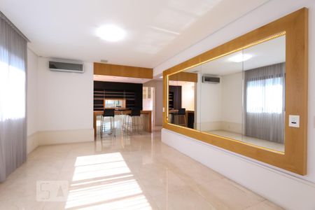 Apartamento para alugar com 360m², 4 quartos e 4 vagas Apartamento para alugar com 360m², 4 quartos e 4 vagasSala