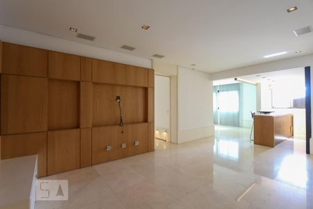 Apartamento para alugar com 360m², 4 quartos e 4 vagas Apartamento para alugar com 360m², 4 quartos e 4 vagasSala de tv