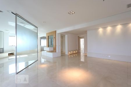 Apartamento para alugar com 360m², 4 quartos e 4 vagas Apartamento para alugar com 360m², 4 quartos e 4 vagasSala