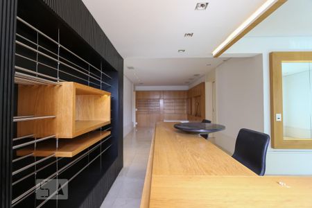Apartamento para alugar com 360m², 4 quartos e 4 vagas Apartamento para alugar com 360m², 4 quartos e 4 vagasBar
