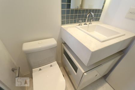 Apartamento para alugar com 360m², 4 quartos e 4 vagas Apartamento para alugar com 360m², 4 quartos e 4 vagasBanheiro da suíte 4