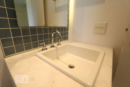 Apartamento para alugar com 360m², 4 quartos e 4 vagas Apartamento para alugar com 360m², 4 quartos e 4 vagasBanheiro da suíte 4