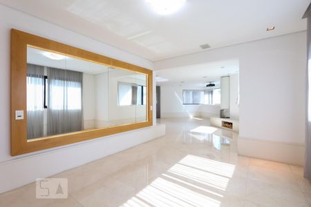 Apartamento para alugar com 360m², 4 quartos e 4 vagas Apartamento para alugar com 360m², 4 quartos e 4 vagasSala