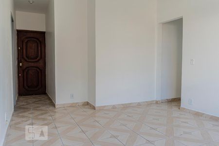 Sala de apartamento à venda com 2 quartos, 80m² em Olaria, Rio de Janeiro