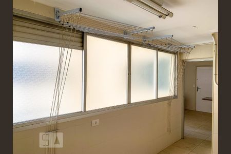 Área de Serviço de apartamento para alugar com 2 quartos, 115m² em Cambuí, Campinas