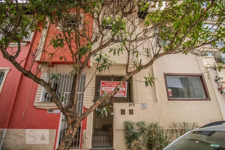 Casa para alugar com 70m², 1 quarto e sem vaga Casa para alugar com 70m², 1 quarto e sem vagaFachada