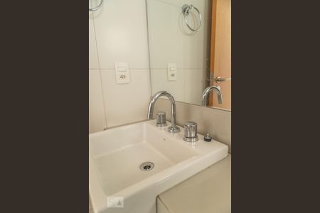 Apartamento para alugar com 100m², 2 quartos e 2 vagaspia banho social