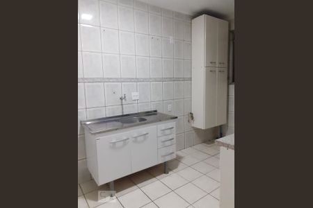 Cozinha de apartamento para alugar com 3 quartos, 72m² em Jardim Ibitirama, São Paulo