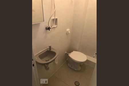 Banheiro de Serviço de apartamento à venda com 3 quartos, 73m² em Jardim das Laranjeiras, São Paulo