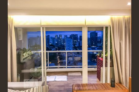 Apartamento à venda com 70m², 1 quarto e 2 vagas Apartamento à venda com 70m², 1 quarto e 2 vagasVaranda
