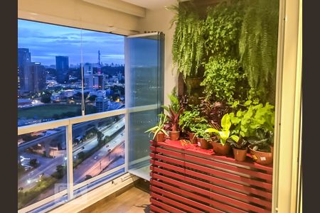 Apartamento à venda com 70m², 1 quarto e 2 vagas Apartamento à venda com 70m², 1 quarto e 2 vagasVaranda