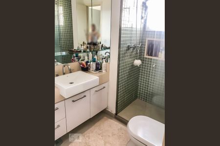Apartamento à venda com 70m², 1 quarto e 2 vagas Apartamento à venda com 70m², 1 quarto e 2 vagasBanheiro Suíte