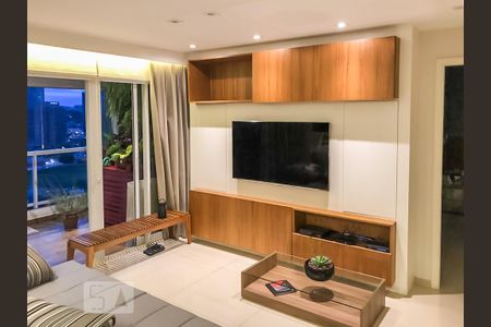 Apartamento à venda com 70m², 1 quarto e 2 vagas Apartamento à venda com 70m², 1 quarto e 2 vagasSala