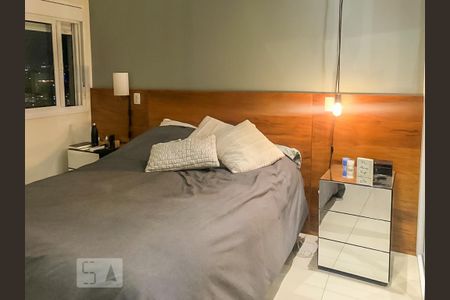 Apartamento à venda com 70m², 1 quarto e 2 vagas Apartamento à venda com 70m², 1 quarto e 2 vagasSuíte