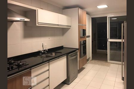 Apartamento à venda com 196m², 3 quartos e 3 vagasCozinha