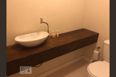 Apartamento à venda com 196m², 3 quartos e 3 vagasDetalhe do Lavabo