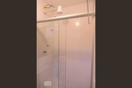 Apartamento à venda com 80m², 2 quartos e 2 vagas Apartamento à venda com 80m², 2 quartos e 2 vagasBanheiro