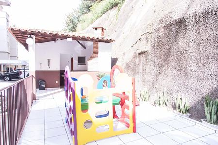 Apartamento à venda com 80m², 2 quartos e 2 vagas Apartamento à venda com 80m², 2 quartos e 2 vagasÁrea Comum - Playground