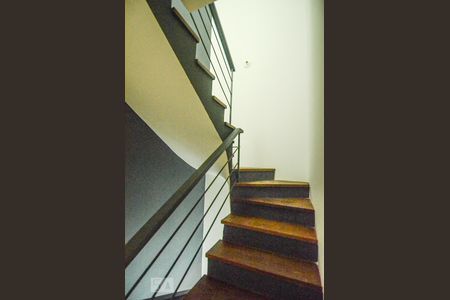 Escada 2 de casa de condomínio à venda com 3 quartos, 110m² em Teresópolis, Porto Alegre