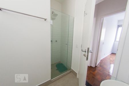 Apartamento para alugar com 120m², 4 quartos e 1 vaga Apartamento para alugar com 120m², 4 quartos e 1 vagaBanheiro Corredor