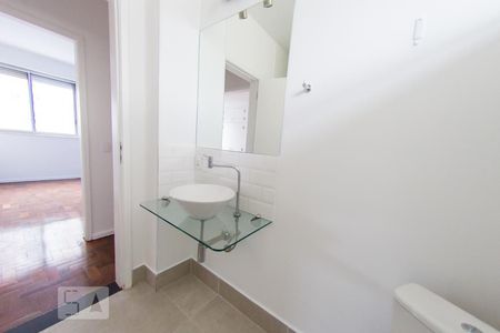 Apartamento para alugar com 120m², 4 quartos e 1 vaga Apartamento para alugar com 120m², 4 quartos e 1 vagaBanheiro Corredor