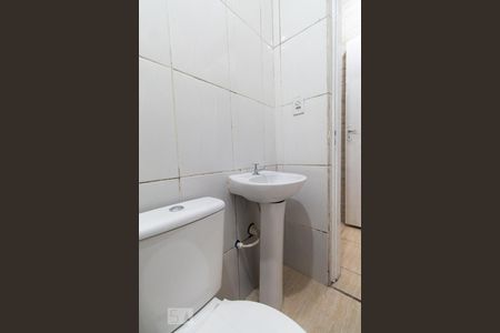 Casa à venda com 350m², 8 quartos e 4 vagasBanheiro do quarto 2