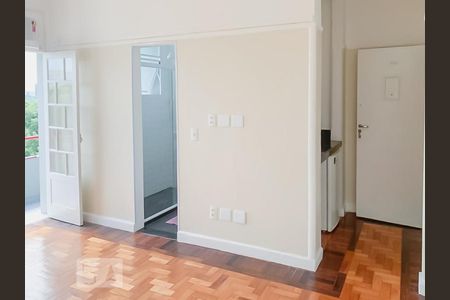 Sala/Quarto de kitnet/studio para alugar com 1 quarto, 28m² em Glória, Rio de Janeiro