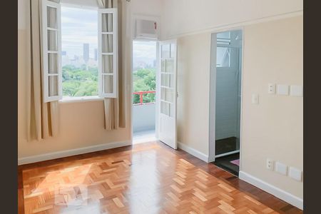 Sala/Quarto de kitnet/studio para alugar com 1 quarto, 28m² em Glória, Rio de Janeiro